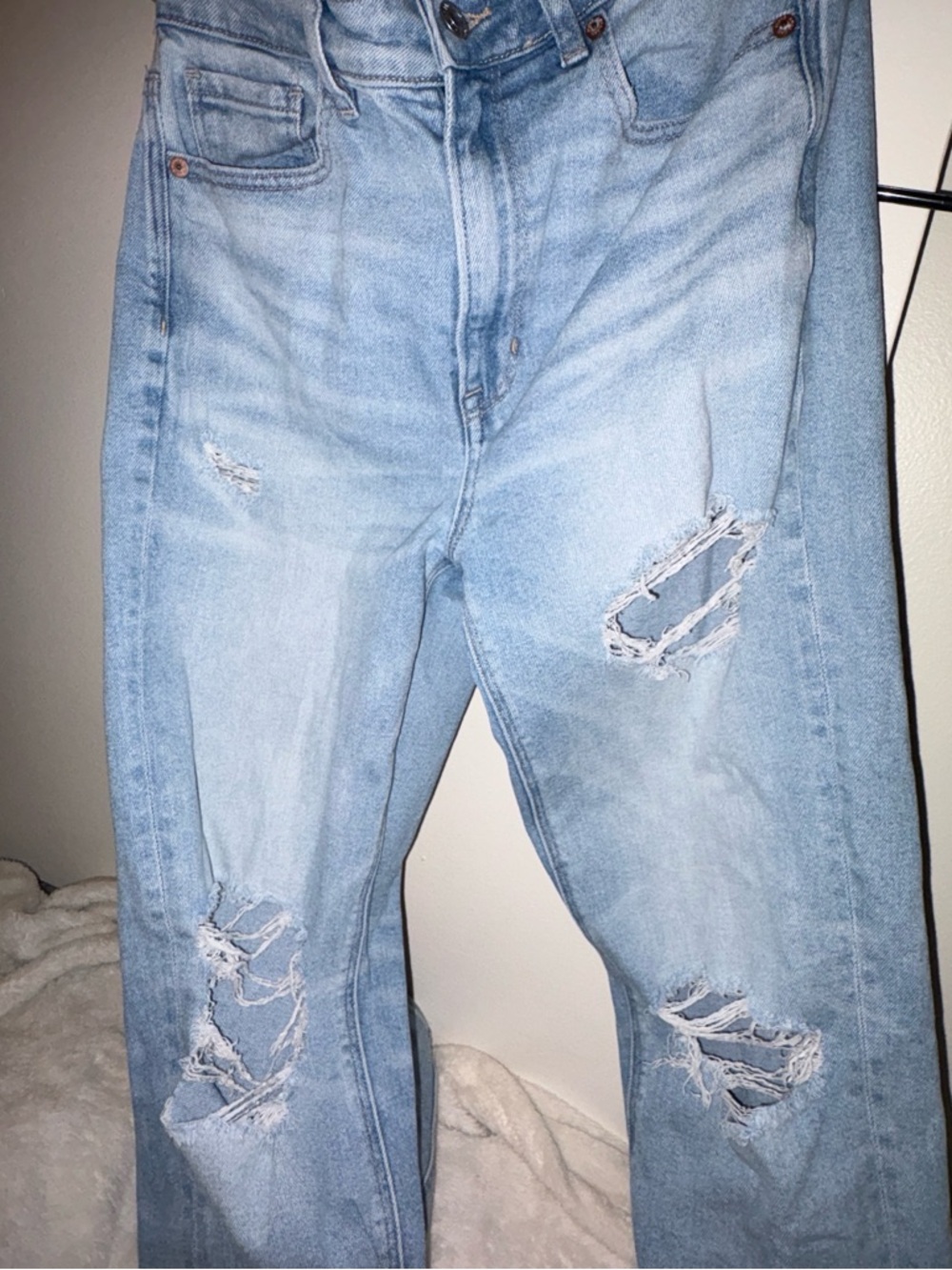 American Eagle Outfitters Light Blue Ripped Mom Jeans